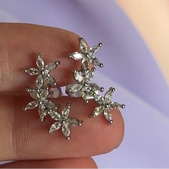 ⚜️ S925 Elegant Floral Earrings With Zirconia - Picture 3 of 5